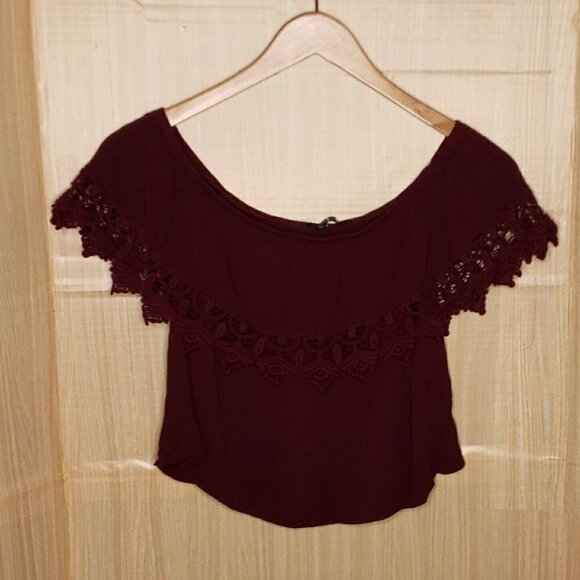 Ambiance Womens Maroon Off The Shoulder Cropped Crochet Top Large - Picture 2 of 5